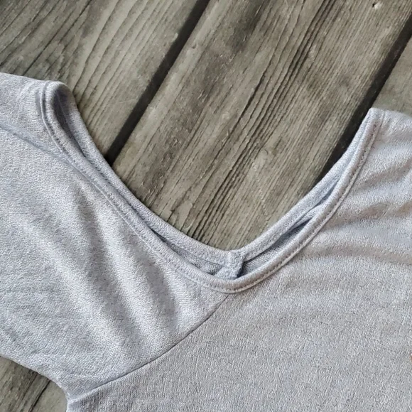 NWT Kori America Cold Shoulder Ombre Top Sz Sm - Picture 3 of 5